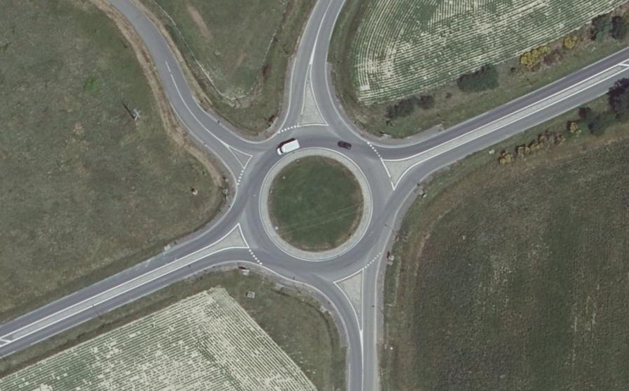 Vue aérienne du Rond-point anonyme n°259096518