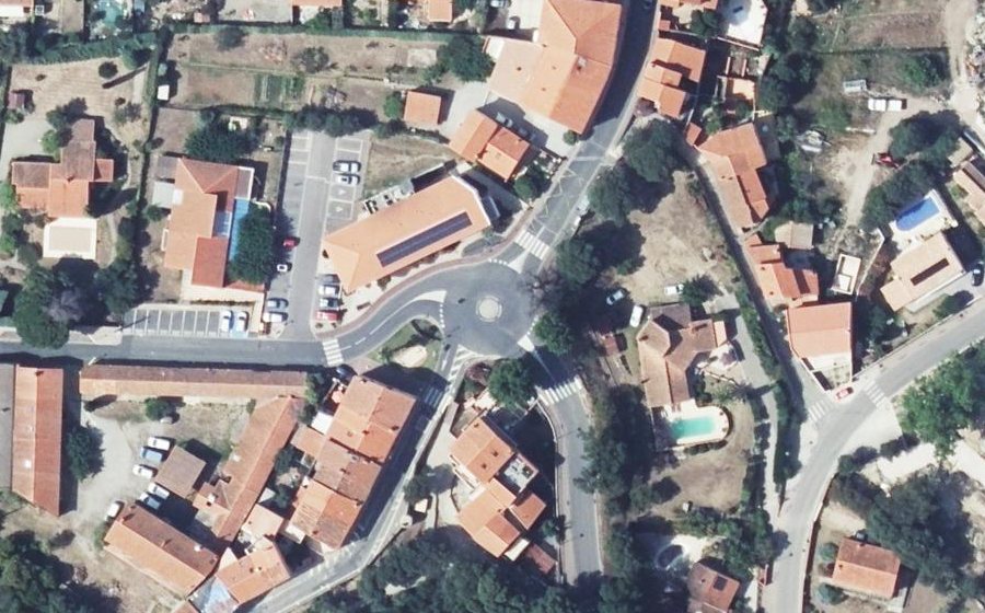 Vue aérienne du Rond-point anonyme n°25910502