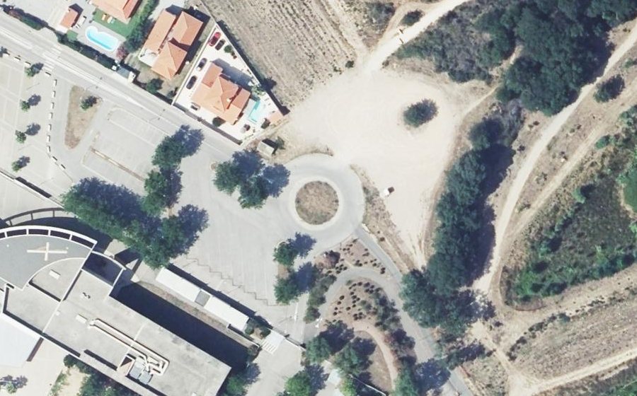 Vue aérienne du Rond-point anonyme n°25914099