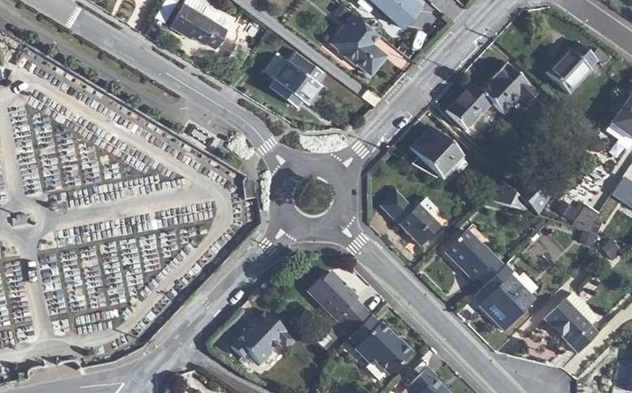 Vue aérienne du Rond-point anonyme n°25915936