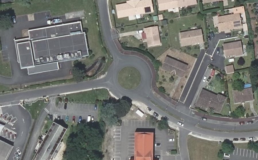 Vue aérienne du Rond-point anonyme n°25917996