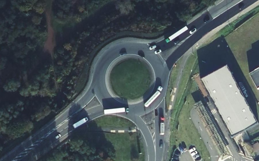 Vue aérienne du Rond-point anonyme n°259222913