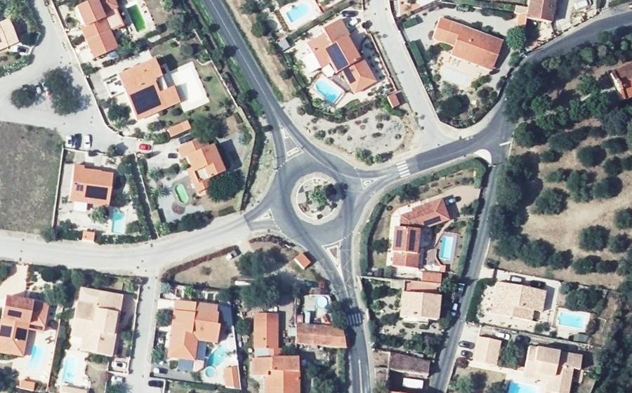 Vue aérienne du Rond-point anonyme n°25925031
