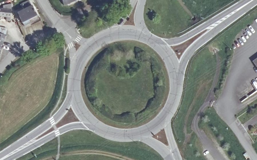 Vue aérienne du Rond-point anonyme n°25931053