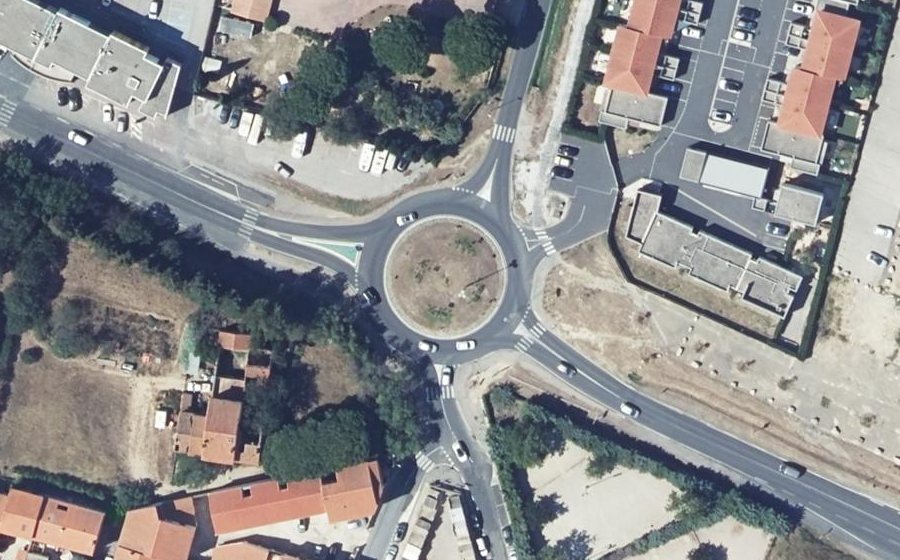 Vue aérienne du Rond-point anonyme n°25933587