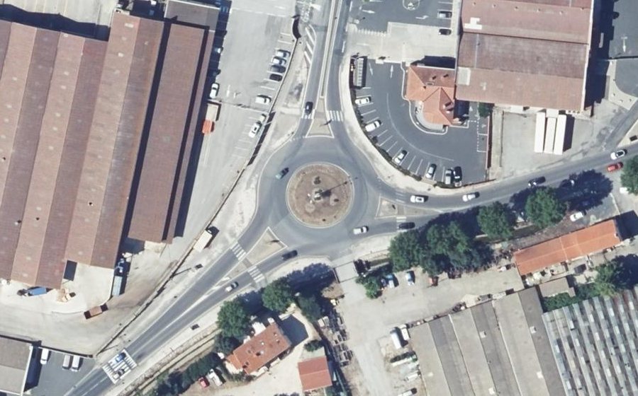 Vue aérienne du Rond-point anonyme n°25934954