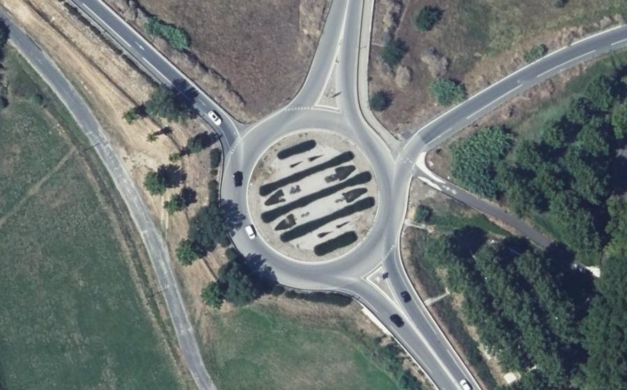 Vue aérienne du Rond-point anonyme n°25934964