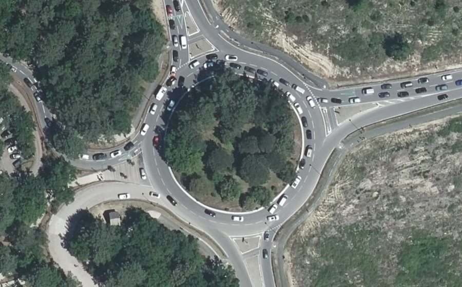 Vue aérienne du Rond-point anonyme n°25948518