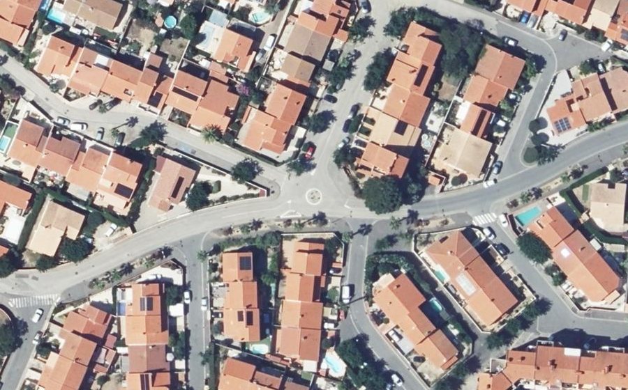 Vue aérienne du Rond-point anonyme n°25948643