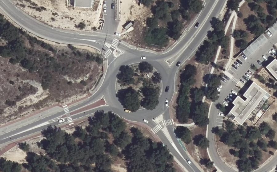 Vue aérienne du Rond-point anonyme n°25952709