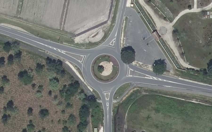 Vue aérienne du Rond-point anonyme n°25953447
