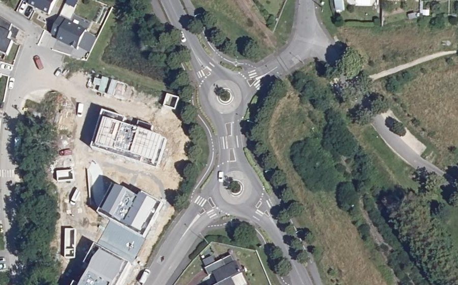 Vue aérienne du Rond-point anonyme n°259552237