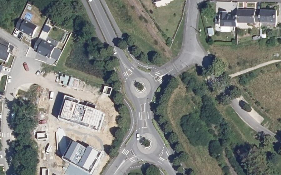 Vue aérienne du Rond-point anonyme n°259552238