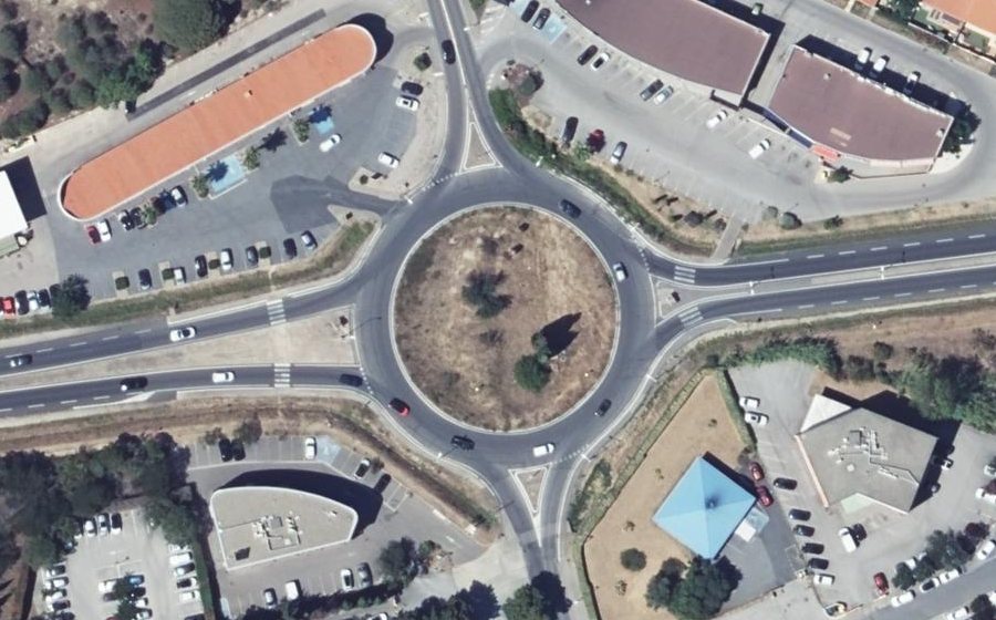 Vue aérienne du Rond-point anonyme n°25956726