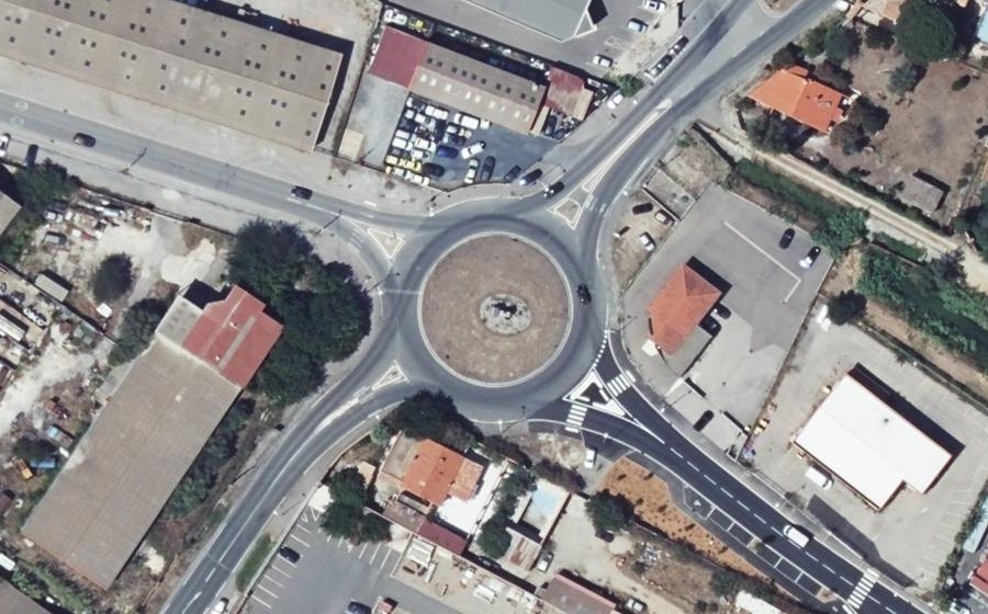 Vue aérienne du Rond-point anonyme n°25972460