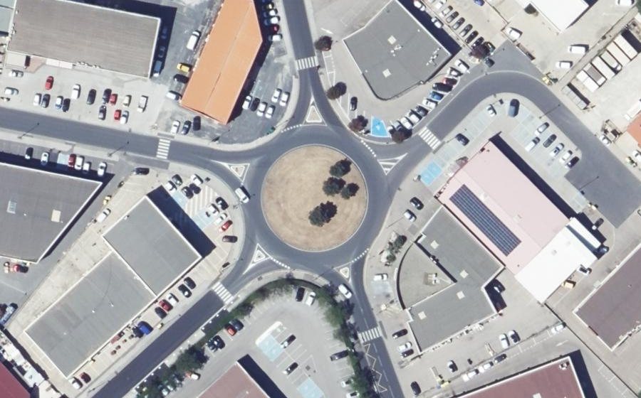Vue aérienne du Rond-point anonyme n°25978071