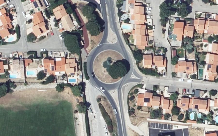 Vue aérienne du Rond-point anonyme n°25983298