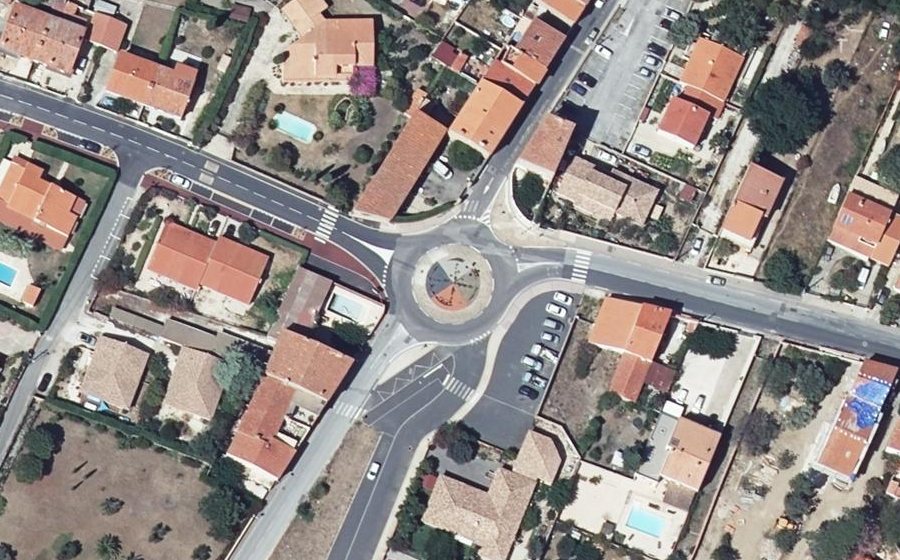 Vue aérienne du Rond-point anonyme n°25997070