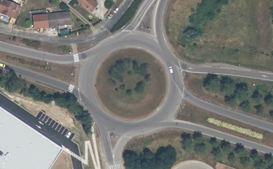 Vue aérienne du Rond-point anonyme n°26026394