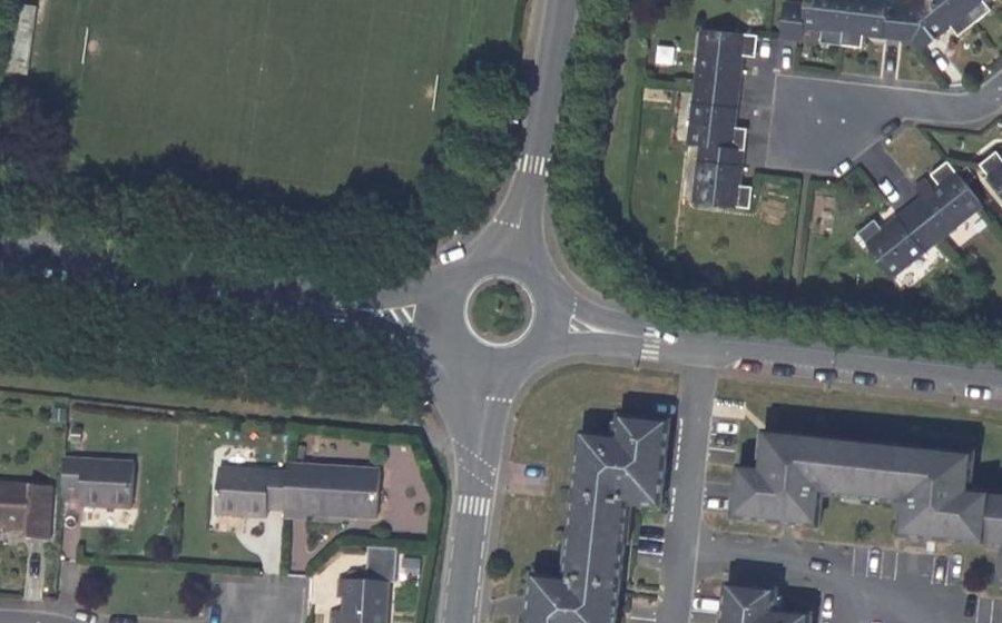 Vue aérienne du Rond-point anonyme n°260420716