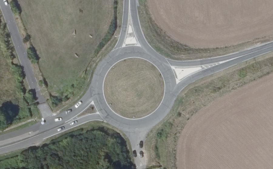 Vue aérienne du Rond-point anonyme n°26083290