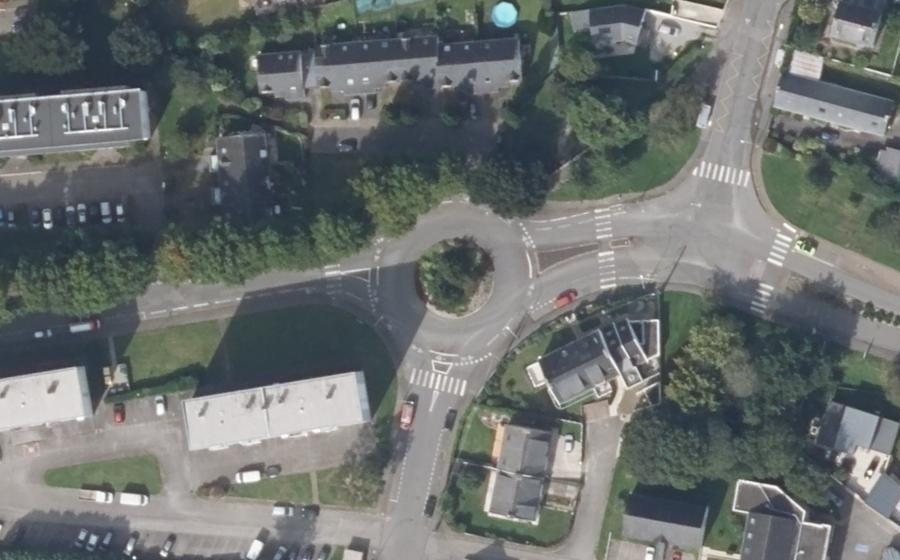 Vue aérienne du Rond-point anonyme n°260854963
