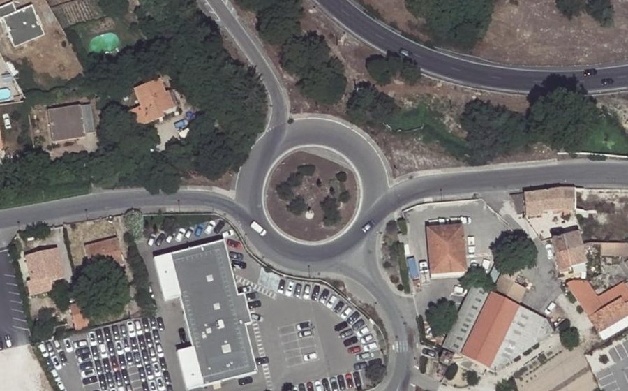 Vue aérienne du Rond-point anonyme n°26091611