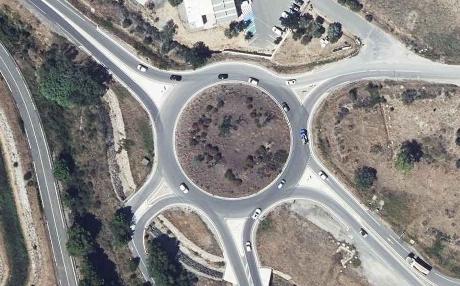 Vue aérienne du Rond-point anonyme n°26094472