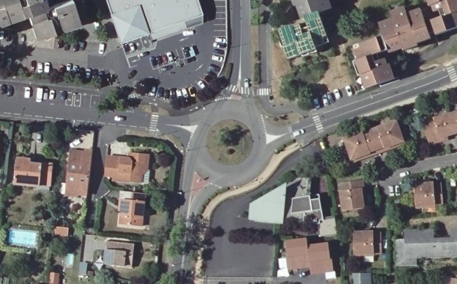Vue aérienne du Rond-point anonyme n°26104881