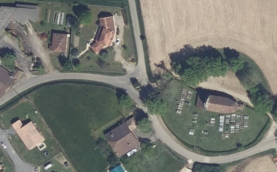 Vue aérienne du Rond-point anonyme n°261122677