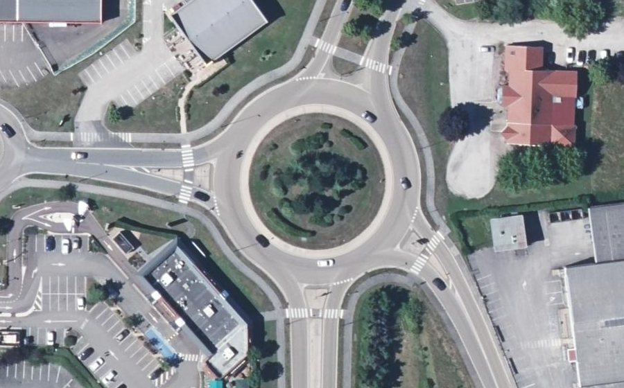 Vue aérienne du Rond-point anonyme n°26129497
