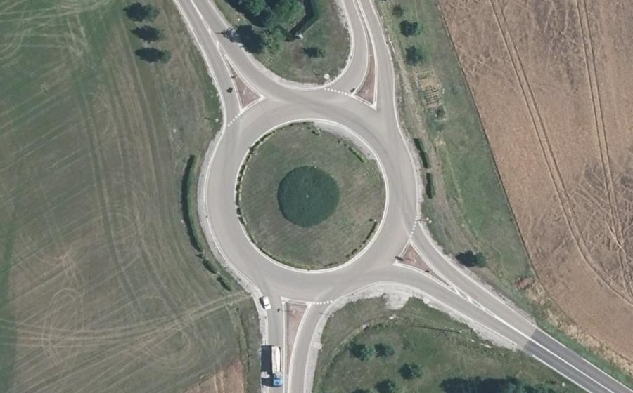 Vue aérienne du Rond-point anonyme n°26148980