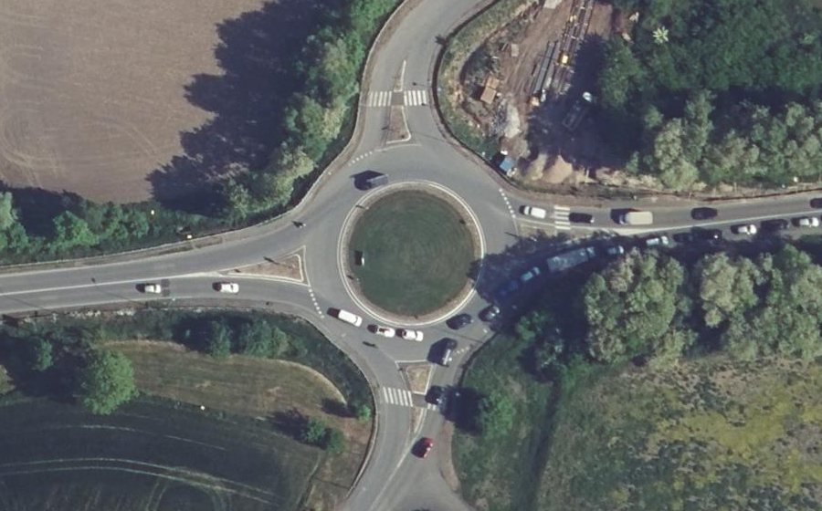 Vue aérienne du Rond-point anonyme n°26149591