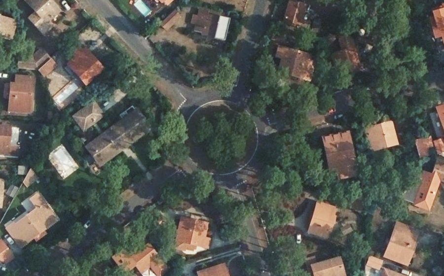 Vue aérienne du Rond-point anonyme n°26162230