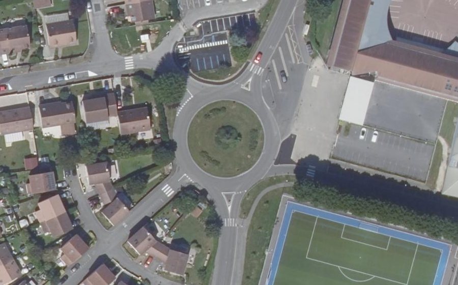 Vue aérienne du Rond-point anonyme n°26163052