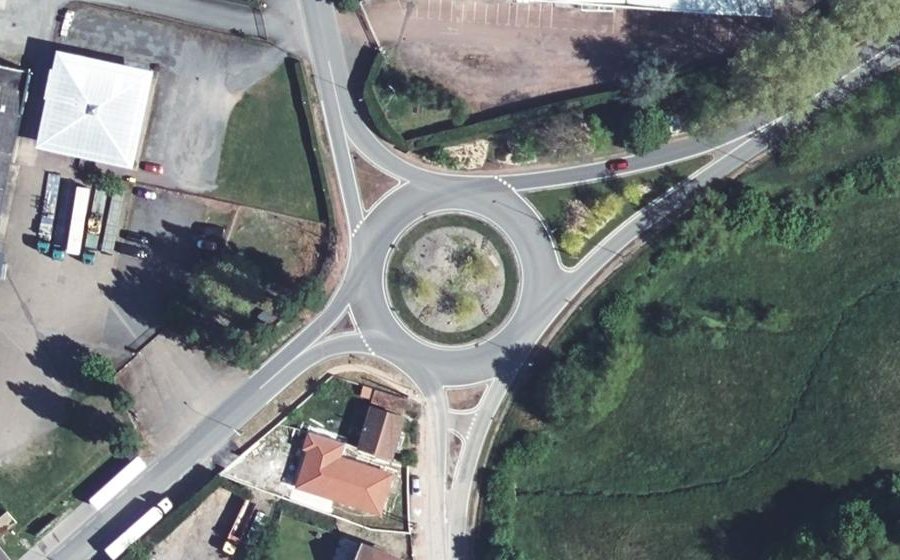 Vue aérienne du Rond-point anonyme n°26171005