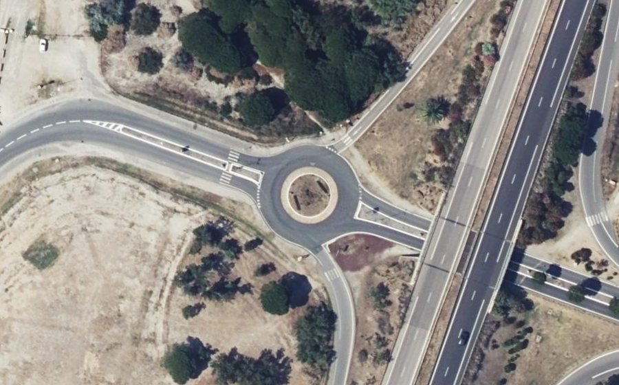 Vue aérienne du Rond-point anonyme n°26171408