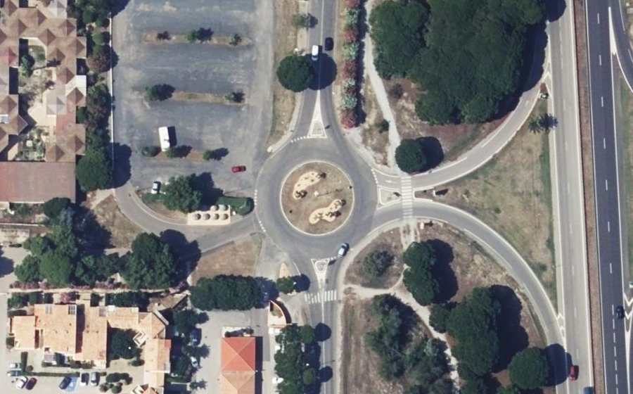 Vue aérienne du Rond-point anonyme n°26185562