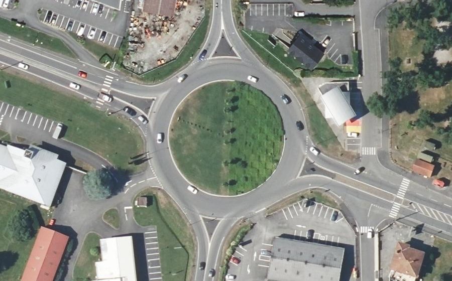 Vue aérienne du Rond-point anonyme n°26189323