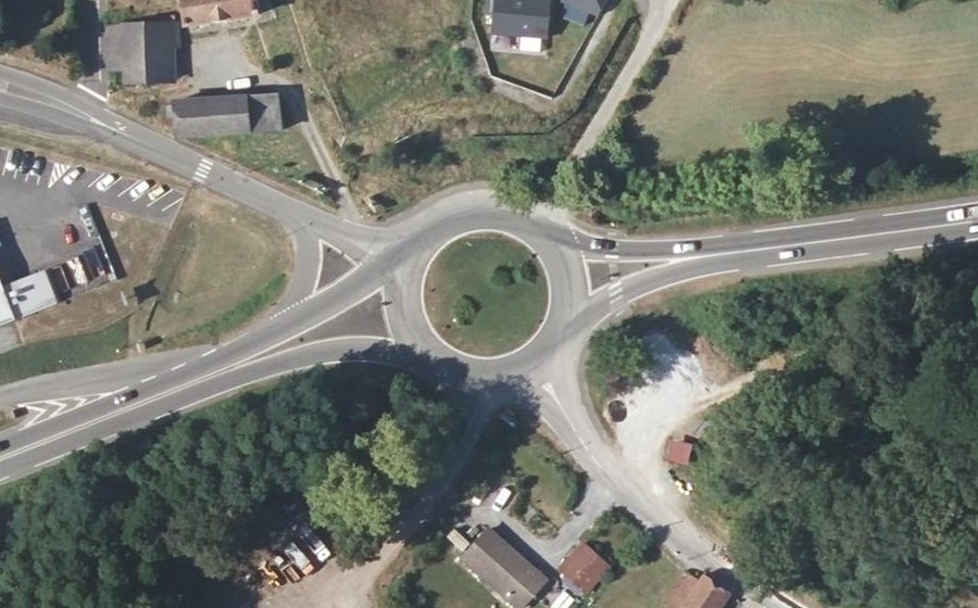 Vue aérienne du Rond-point anonyme n°26189329