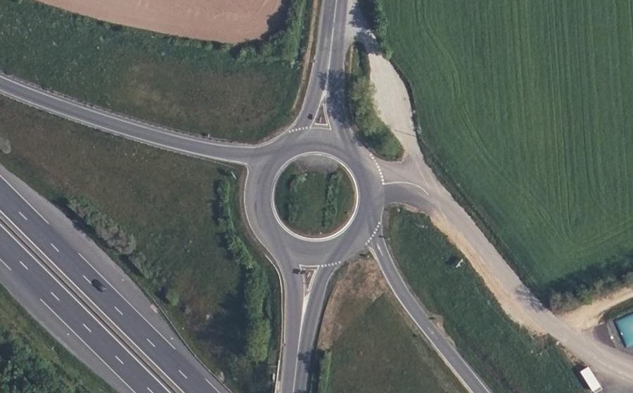 Vue aérienne du Rond-point anonyme n°26209316