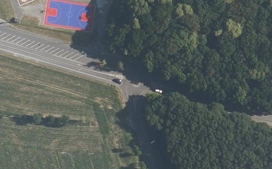 Vue aérienne du Rond-point anonyme n°262106183