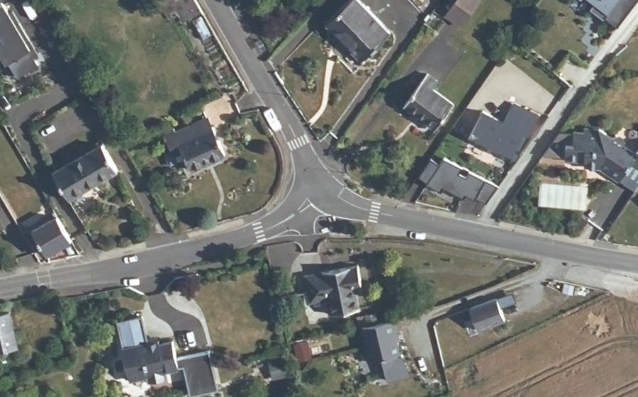 Vue aérienne du Rond-point anonyme n°262278024