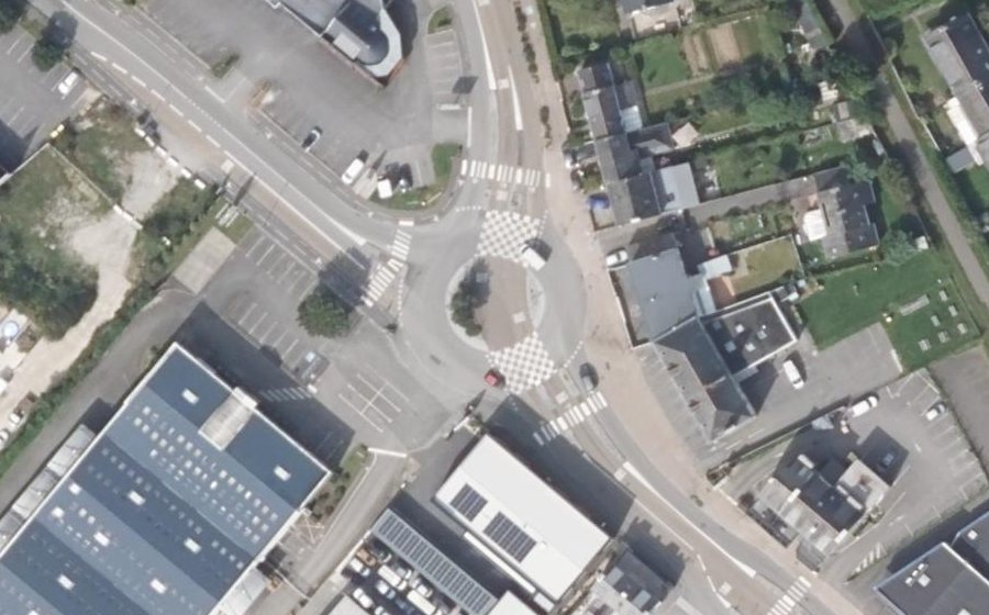 Vue aérienne du Rond-point du 19e Régiment de Dragons