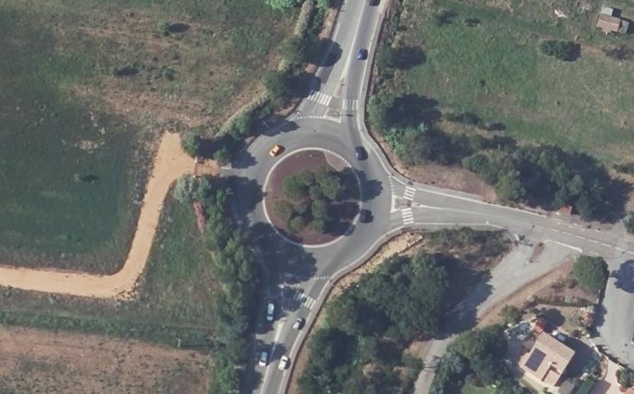 Vue aérienne du Rond-point anonyme n°26234580