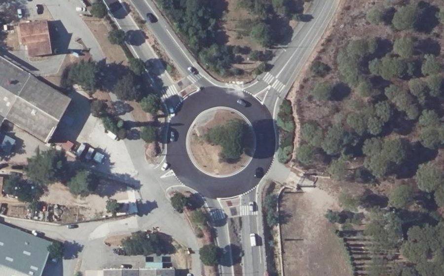 Vue aérienne du Rond-point anonyme n°26234617