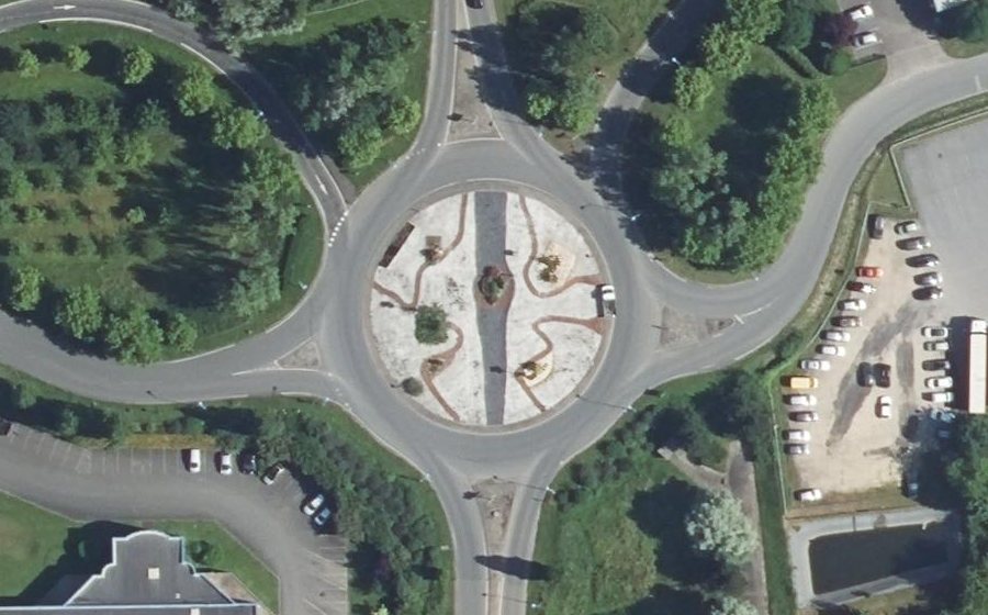 Vue aérienne du Rond-point anonyme n°26238776