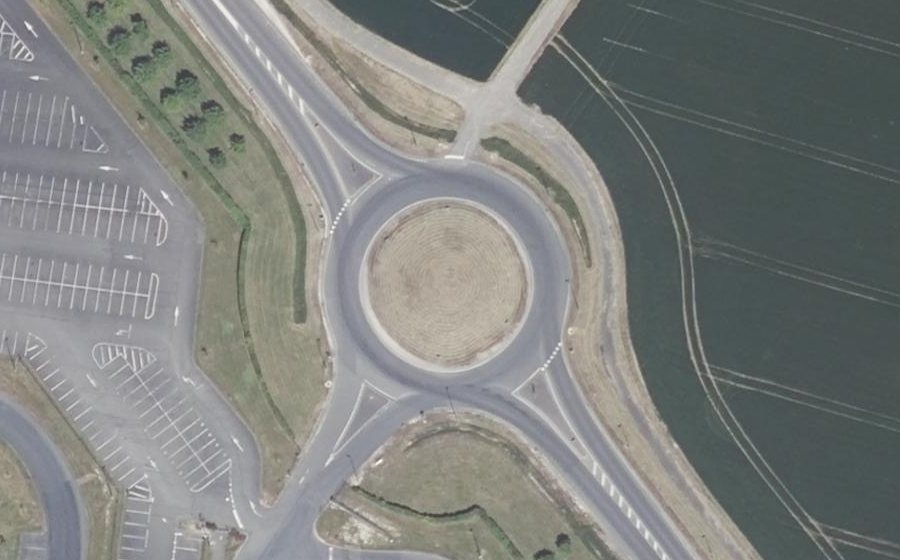 Vue aérienne du Rond-point anonyme n°26245491