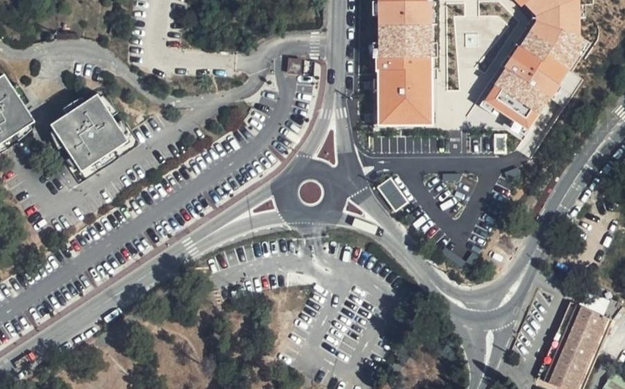 Vue aérienne du Rond-point anonyme n°26253565