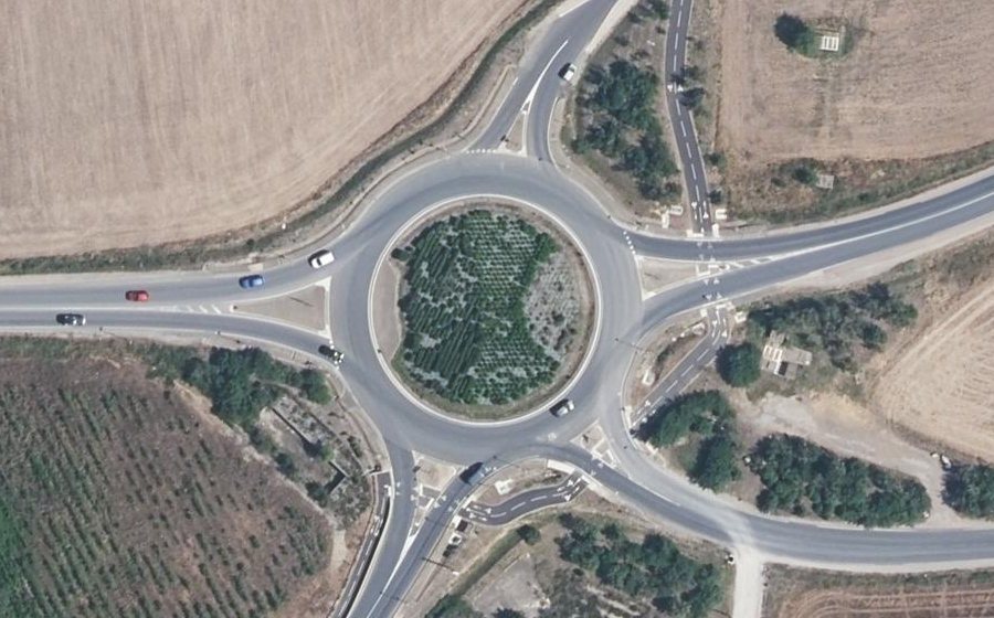 Vue aérienne du Rond-point anonyme n°26255246